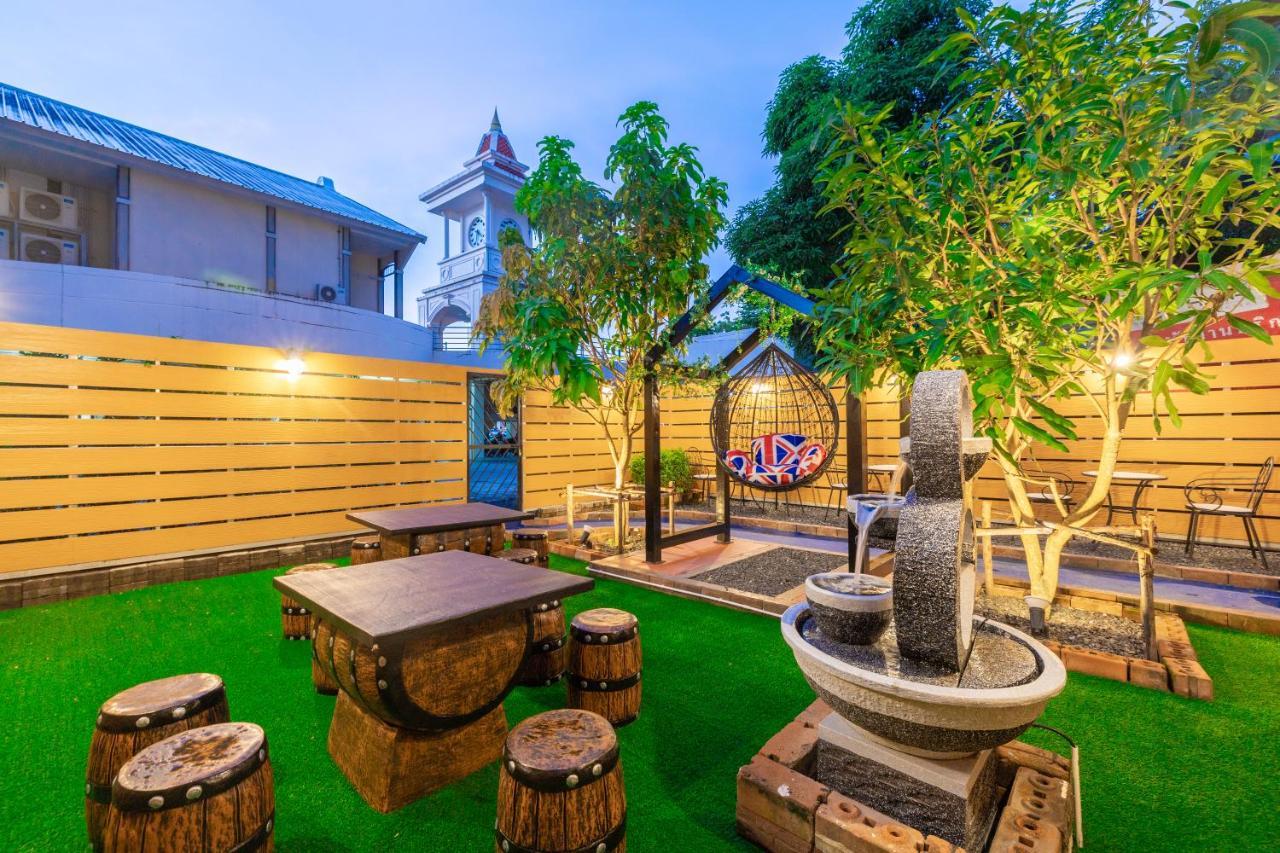 Marco Polo Phuket Poshtel & Bistro Hostel Εξωτερικό φωτογραφία