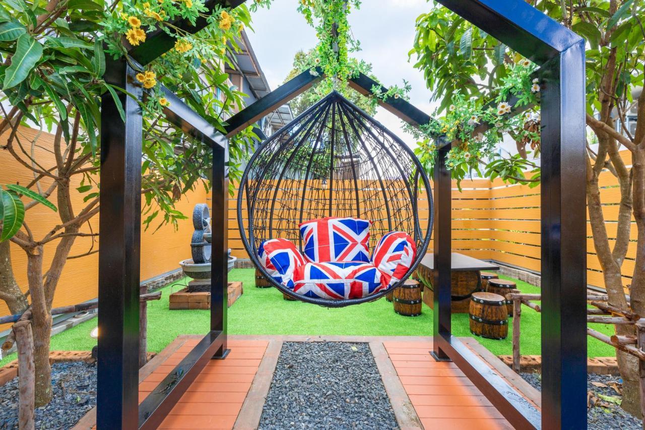 Marco Polo Phuket Poshtel & Bistro Hostel Εξωτερικό φωτογραφία